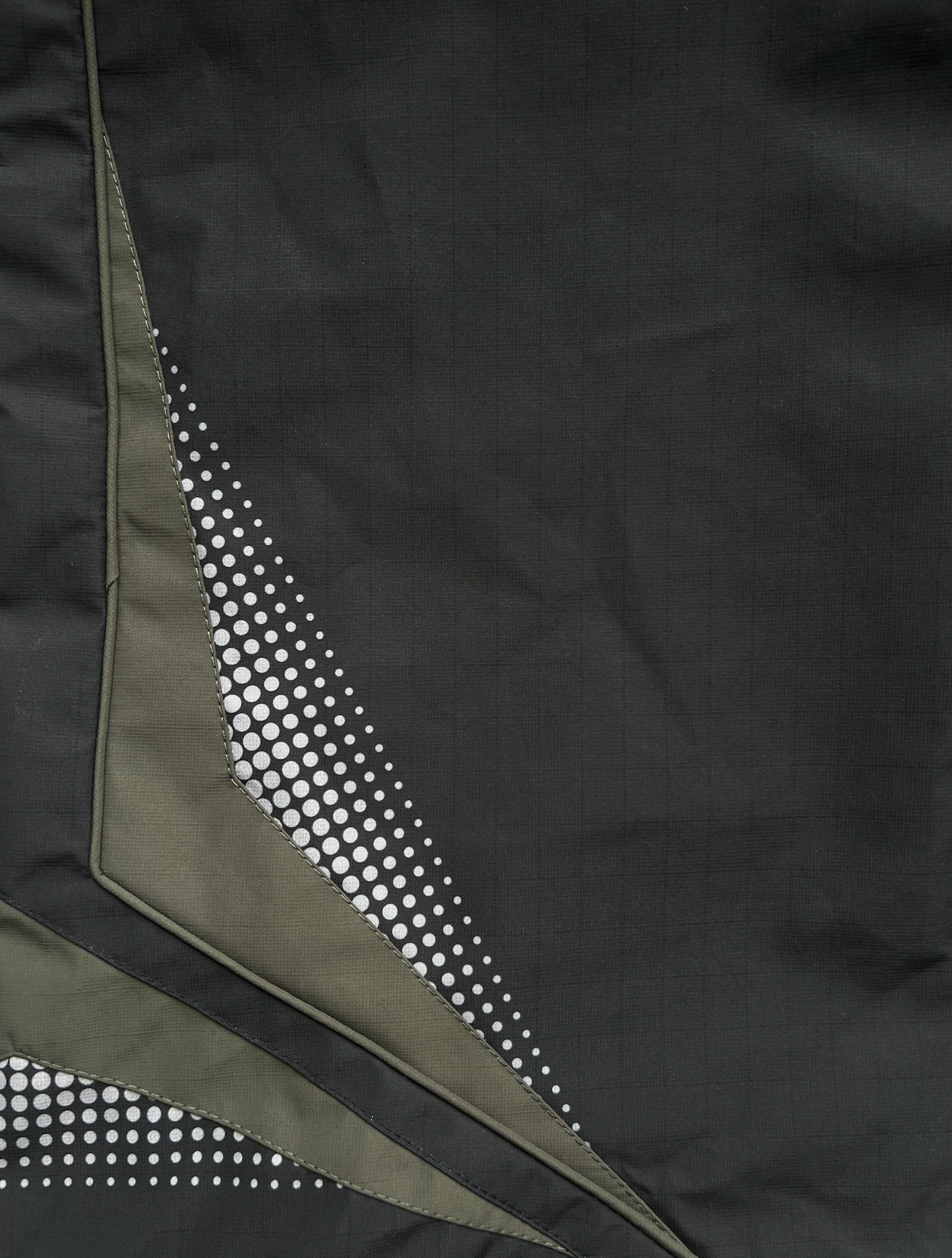 WATERPROOF TRACKPANTS