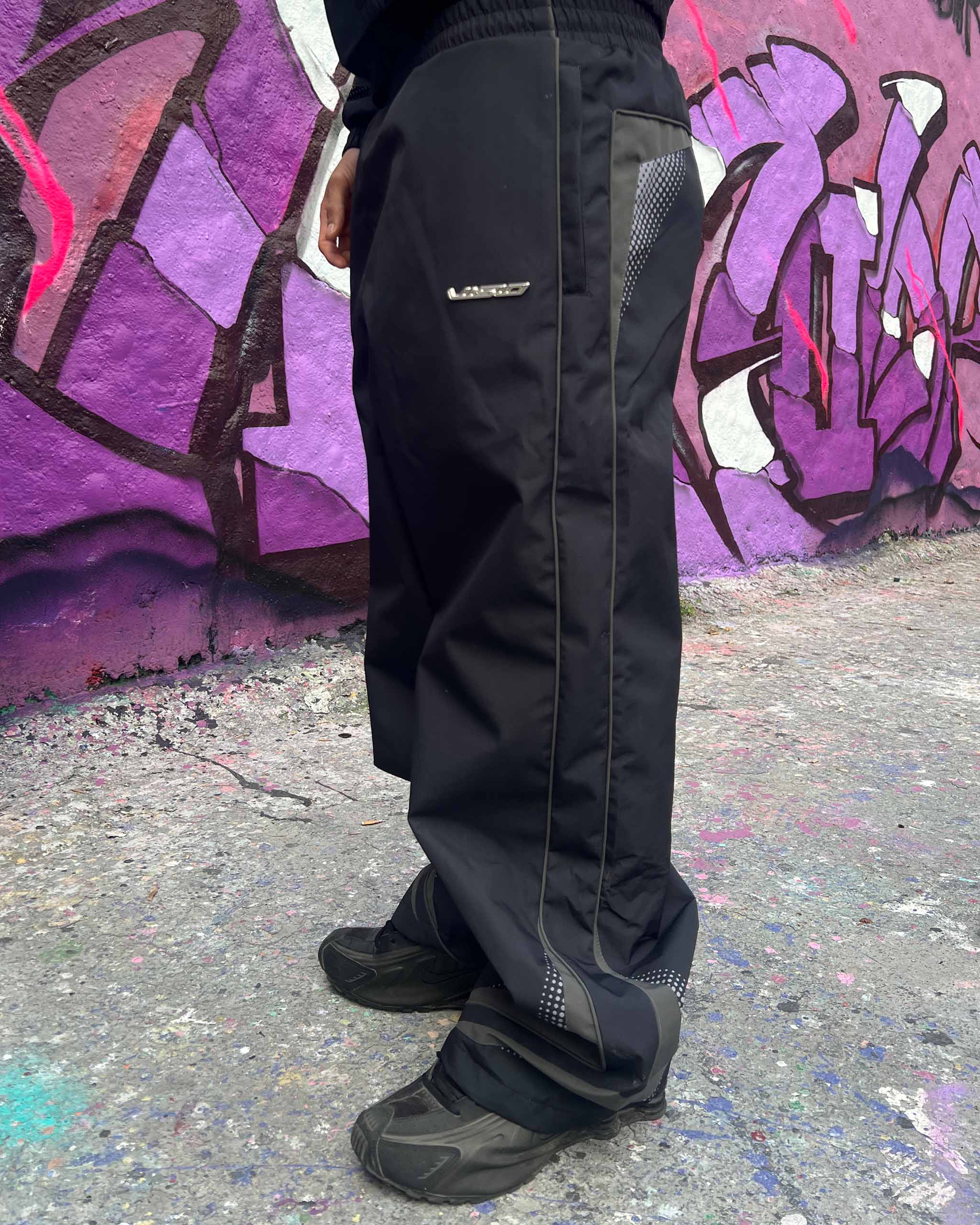 WATERPROOF TRACKPANTS
